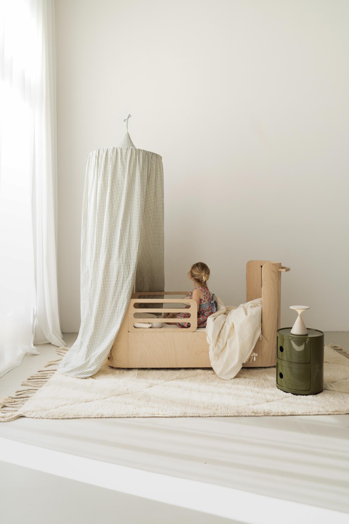 The 4-in-1 Convertible Crib that grows with your child