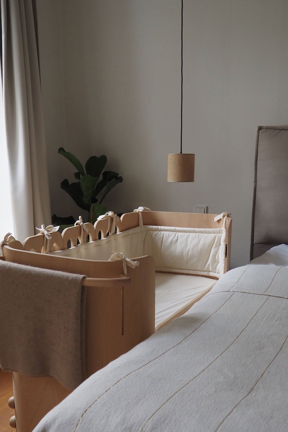 The 4-in-1 Convertible Crib that grows with your child